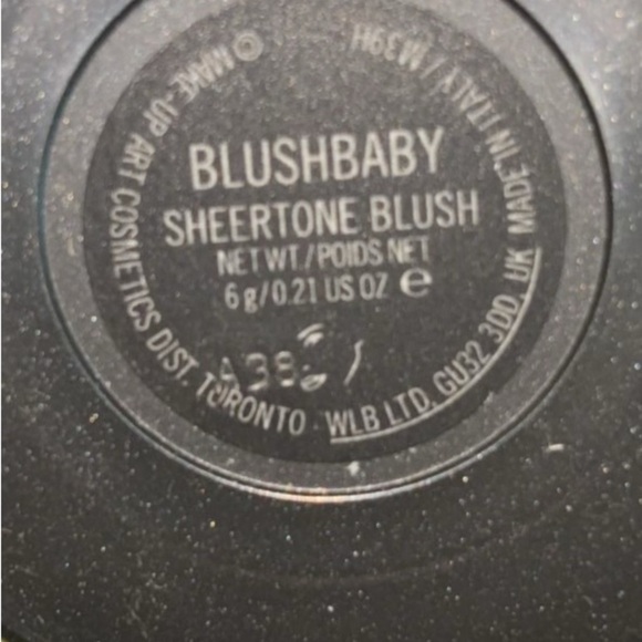 - Mac Cosmetic Sheertone Blush Blushbaby! - Picture 4 of 4